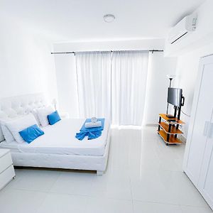 Deluxe Queen Studio